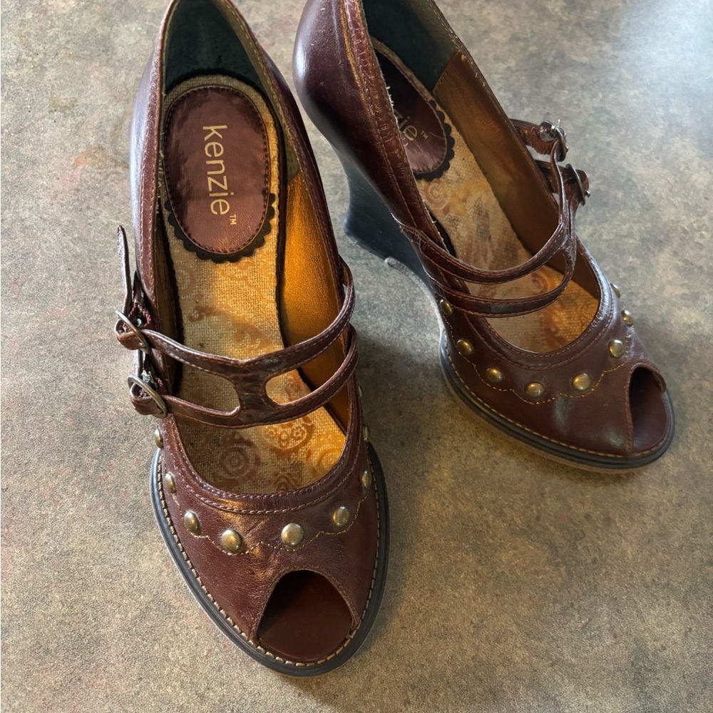 Kenzie Brown Wedge Shoes with Vintage Straps